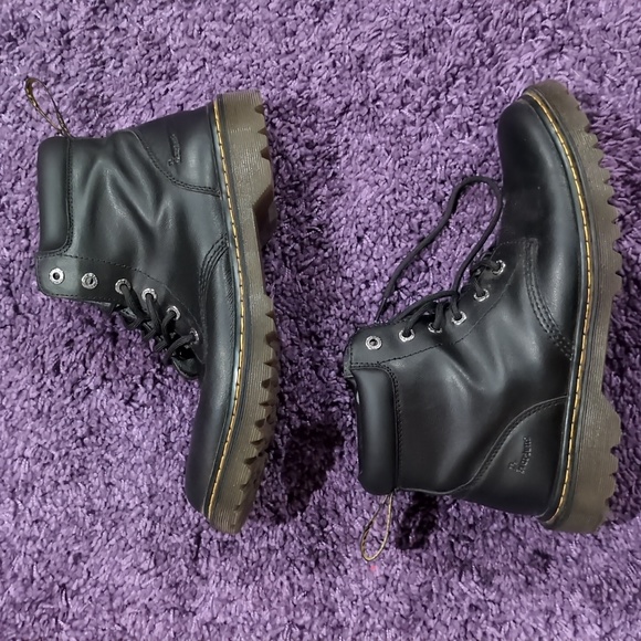 Dr. Martens 6 eye Cartor boots main image 11